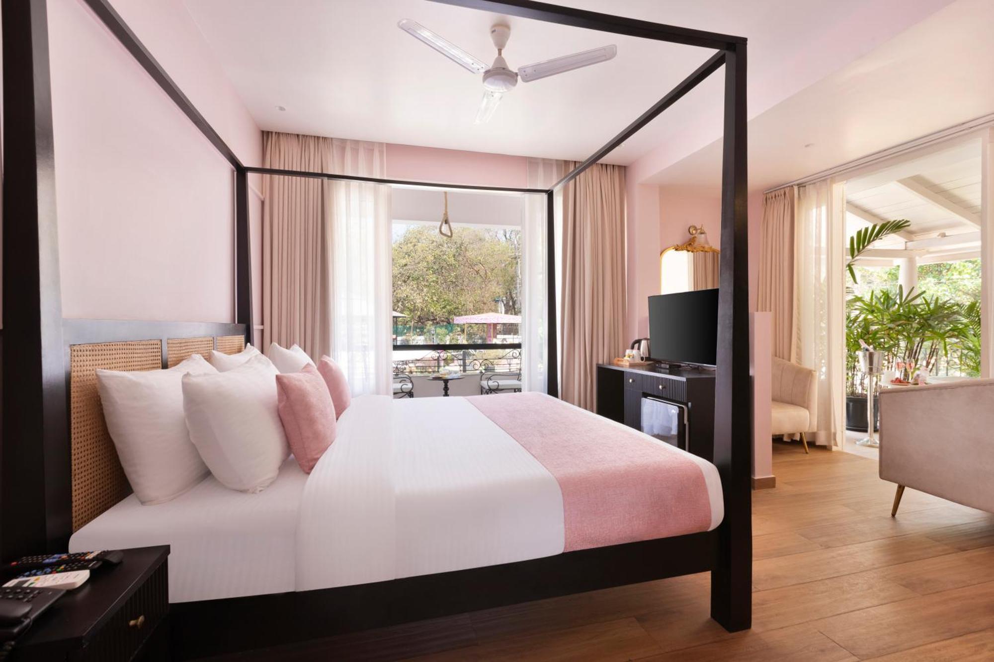 Mademoiselle Boutique Resort And Cafe Вагатор Екстер'єр фото